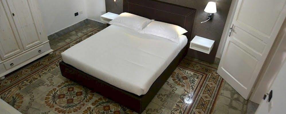 Casa Vacanze Woodhouse มาร์ซาลา ภายนอก รูปภาพ